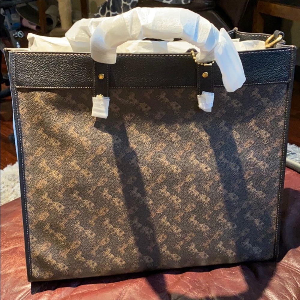 Brand new authentic coach bag. Never used